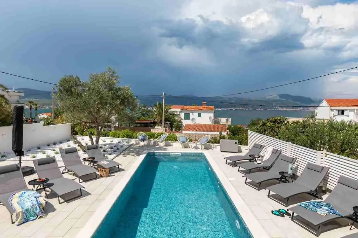Apartment In Arbanija With Sea View, Terrace, Air Conditioning, Wifi 5139-2 Trogir 0*,