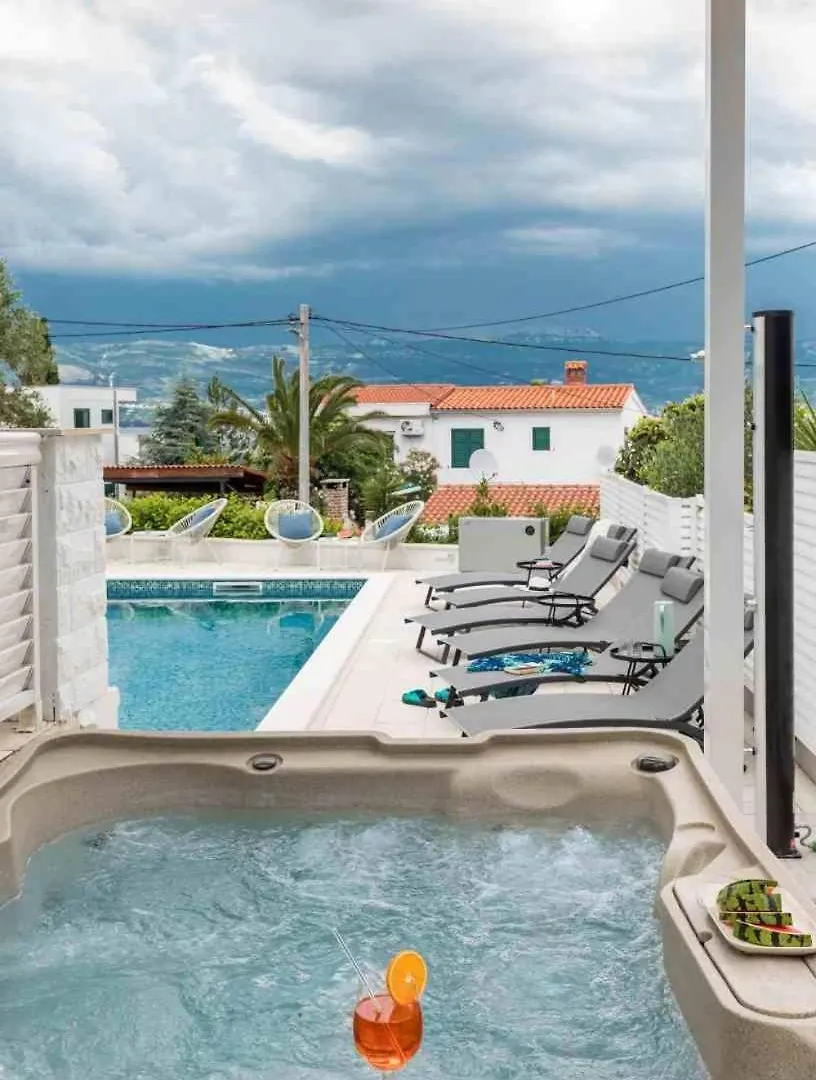 Apartment In Arbanija With Sea View, Terrace, Air Conditioning, Wifi 5139-2 Trogir