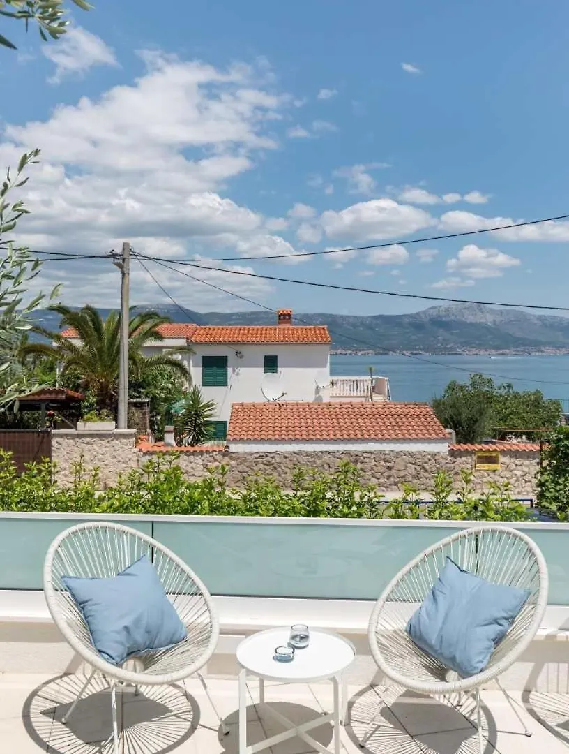 Apartment In Arbanija With Sea View, Terrace, Air Conditioning, Wifi 5139-2 Trogir