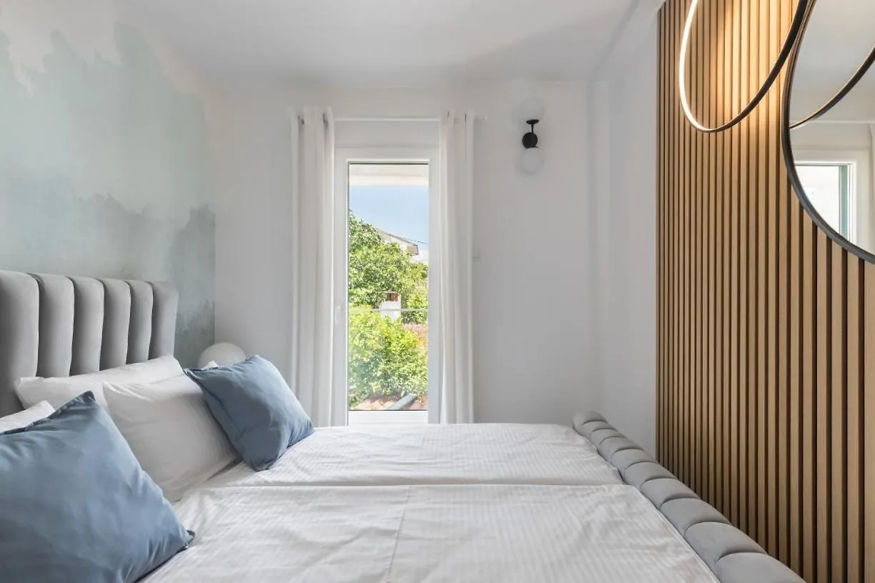 Apartment In Arbanija With Sea View, Terrace, Air Conditioning, Wifi 5139-2 Trogir