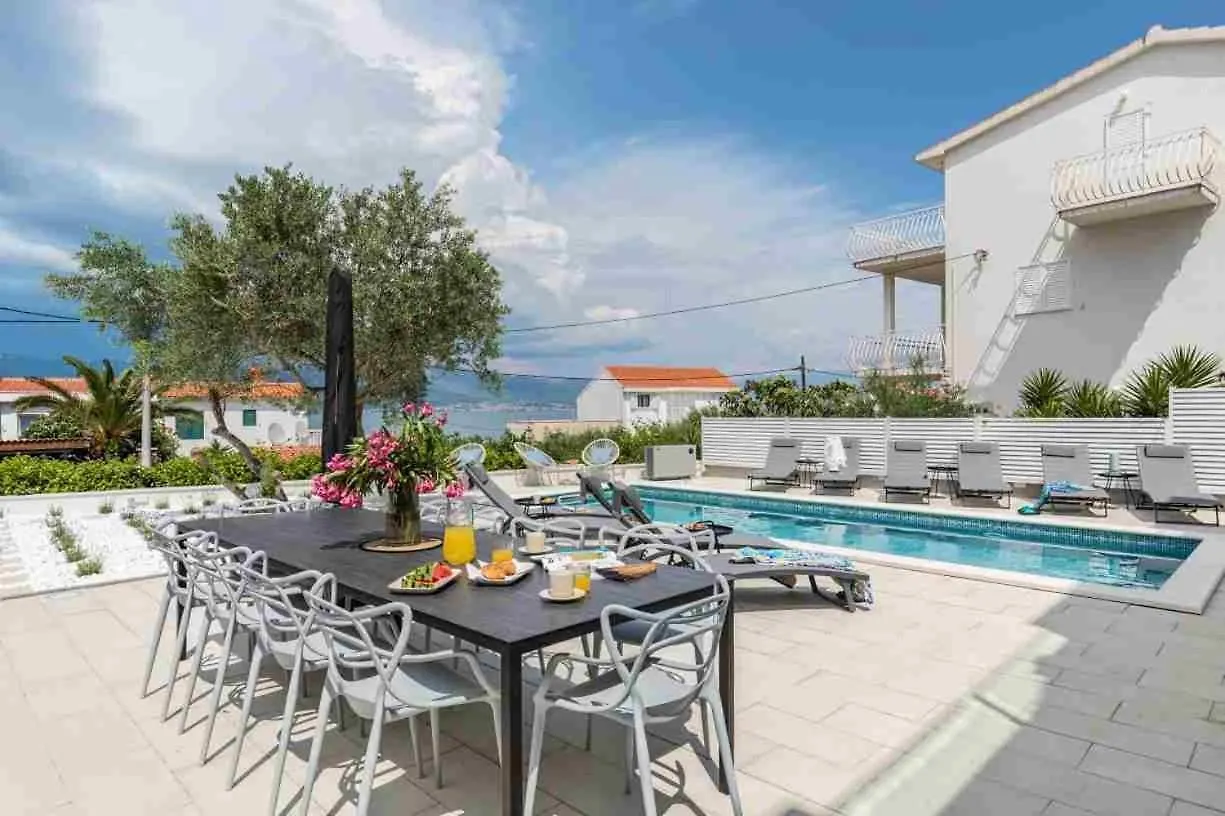 Apartment In Arbanija With Sea View, Terrace, Air Conditioning, Wifi 5139-2 Trogir