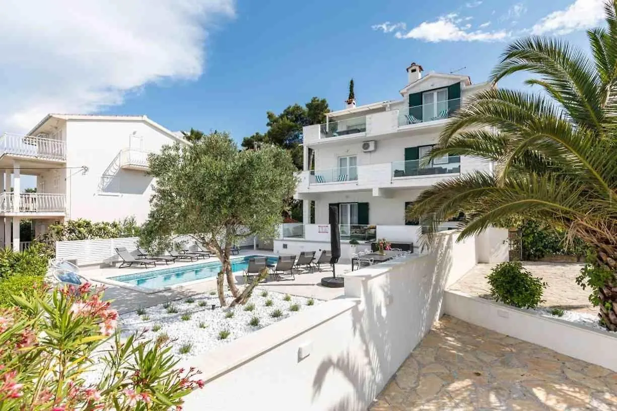 Apartment In Arbanija With Sea View, Terrace, Air Conditioning, Wifi 5139-2 Trogir 0*,